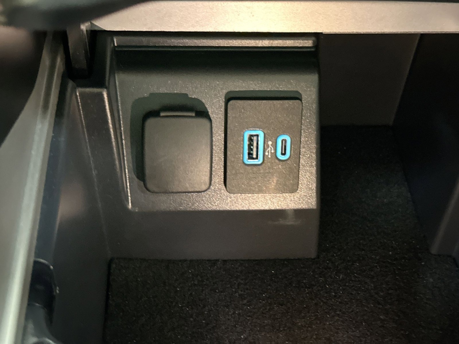 Used 2021 Ford Explorer ST w/ Equipment Group 401A image 27