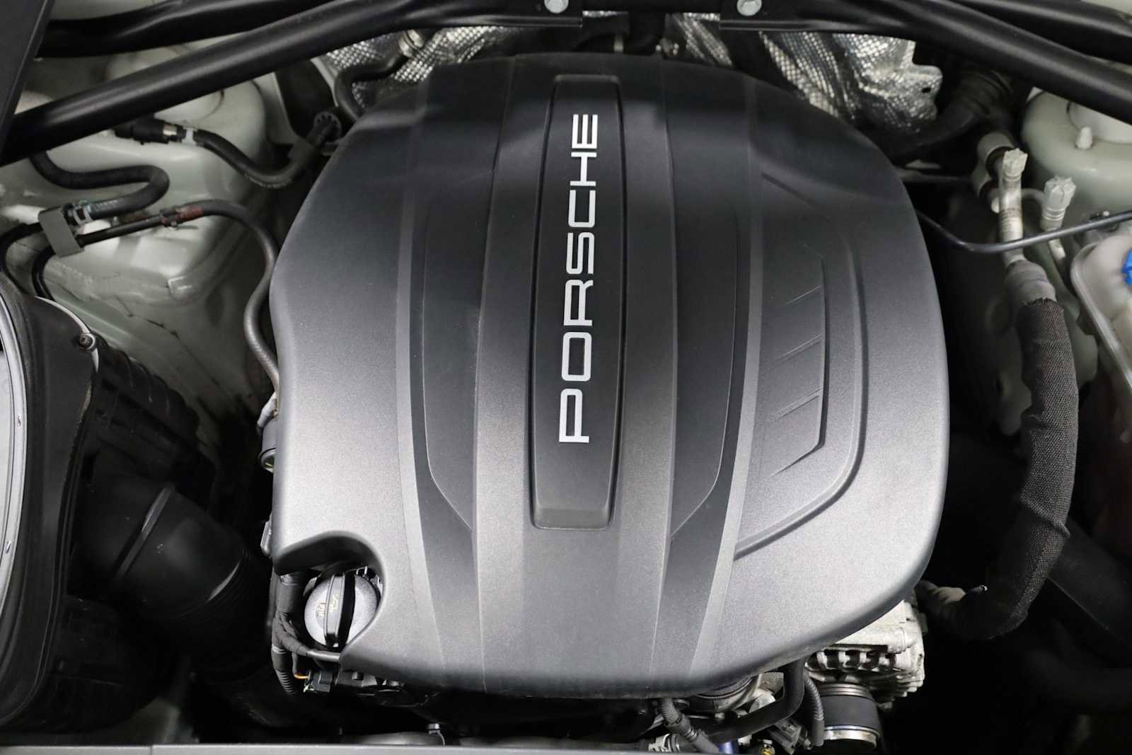 Used 2017 Porsche Macan image 42