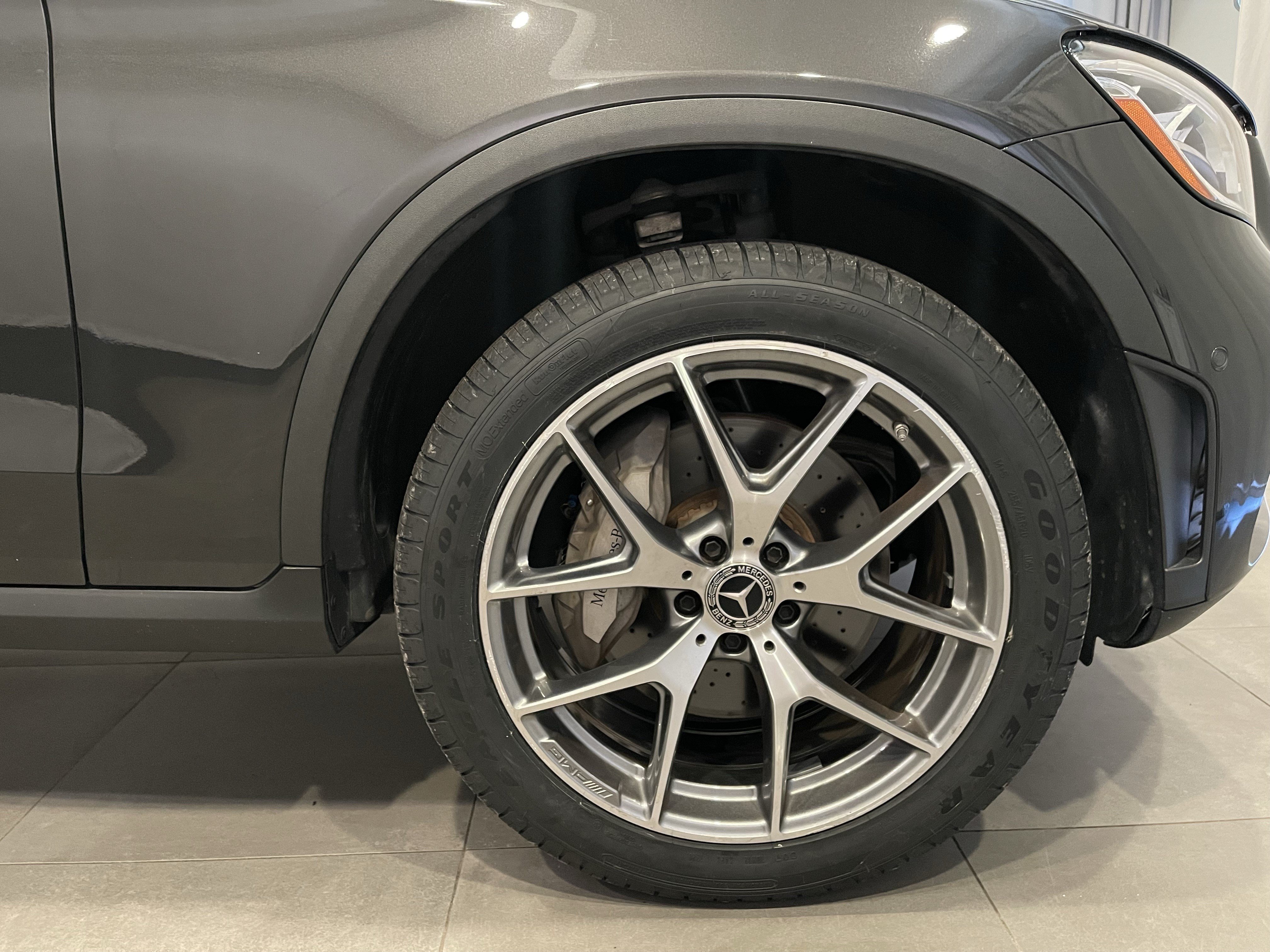 Used 2023 Mercedes-Benz GLC 300 4MATIC Coupe image 10