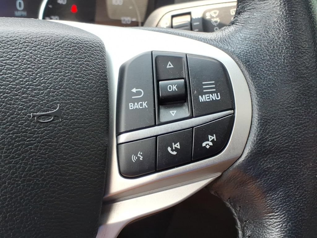 Used 2022 Ford Explorer XLT w/ Equipment Group 202A AWD/4WD image 9