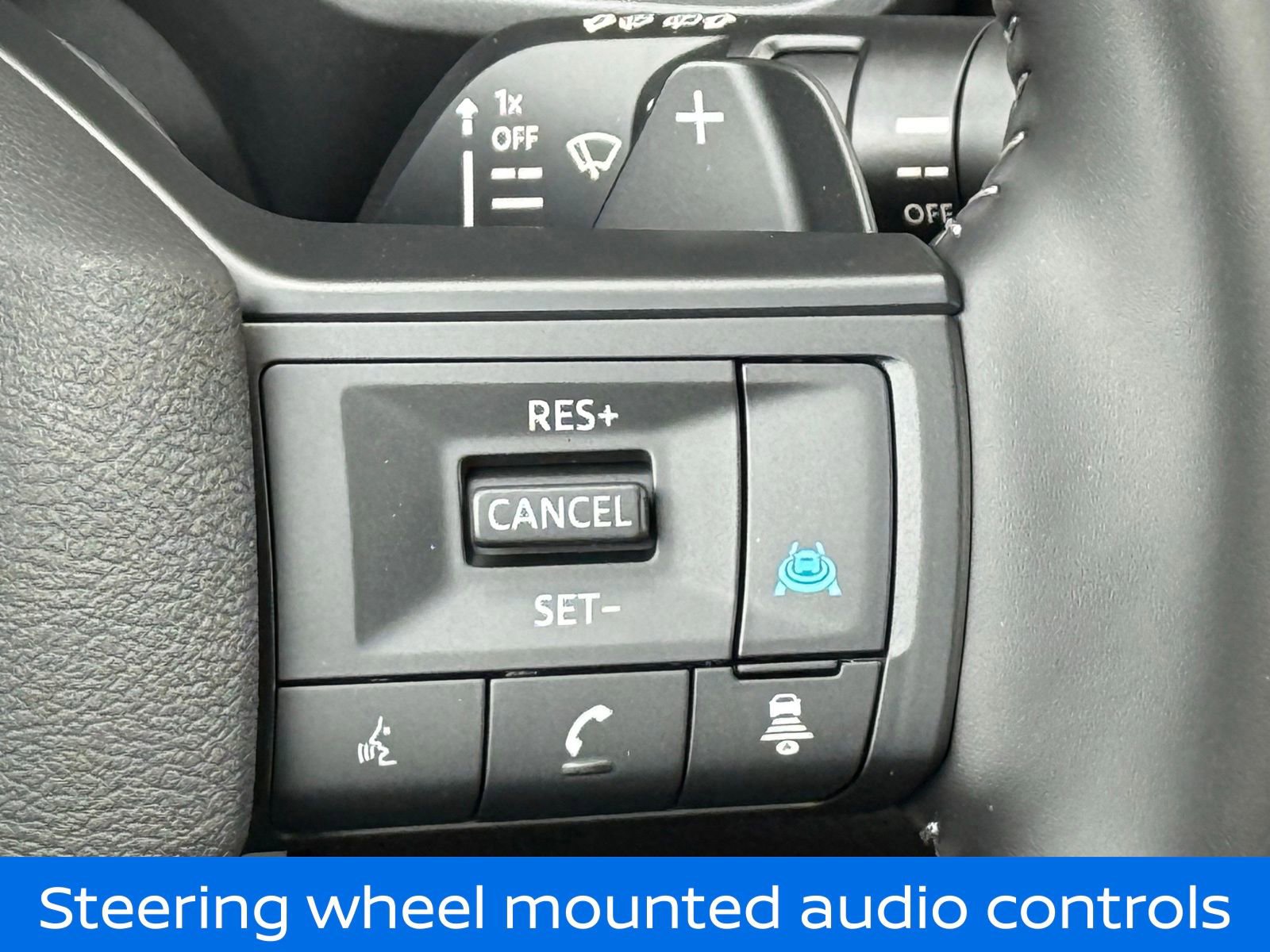 Certified 2025 Nissan Rogue SV image 26