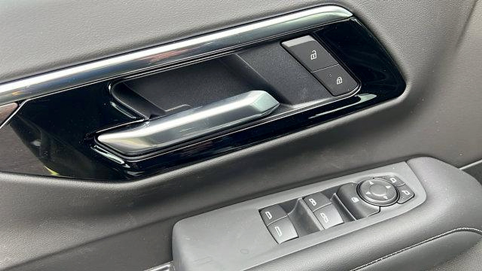 New 2026 Chevrolet Tahoe LS w/ LPO, Get Active Package image 17