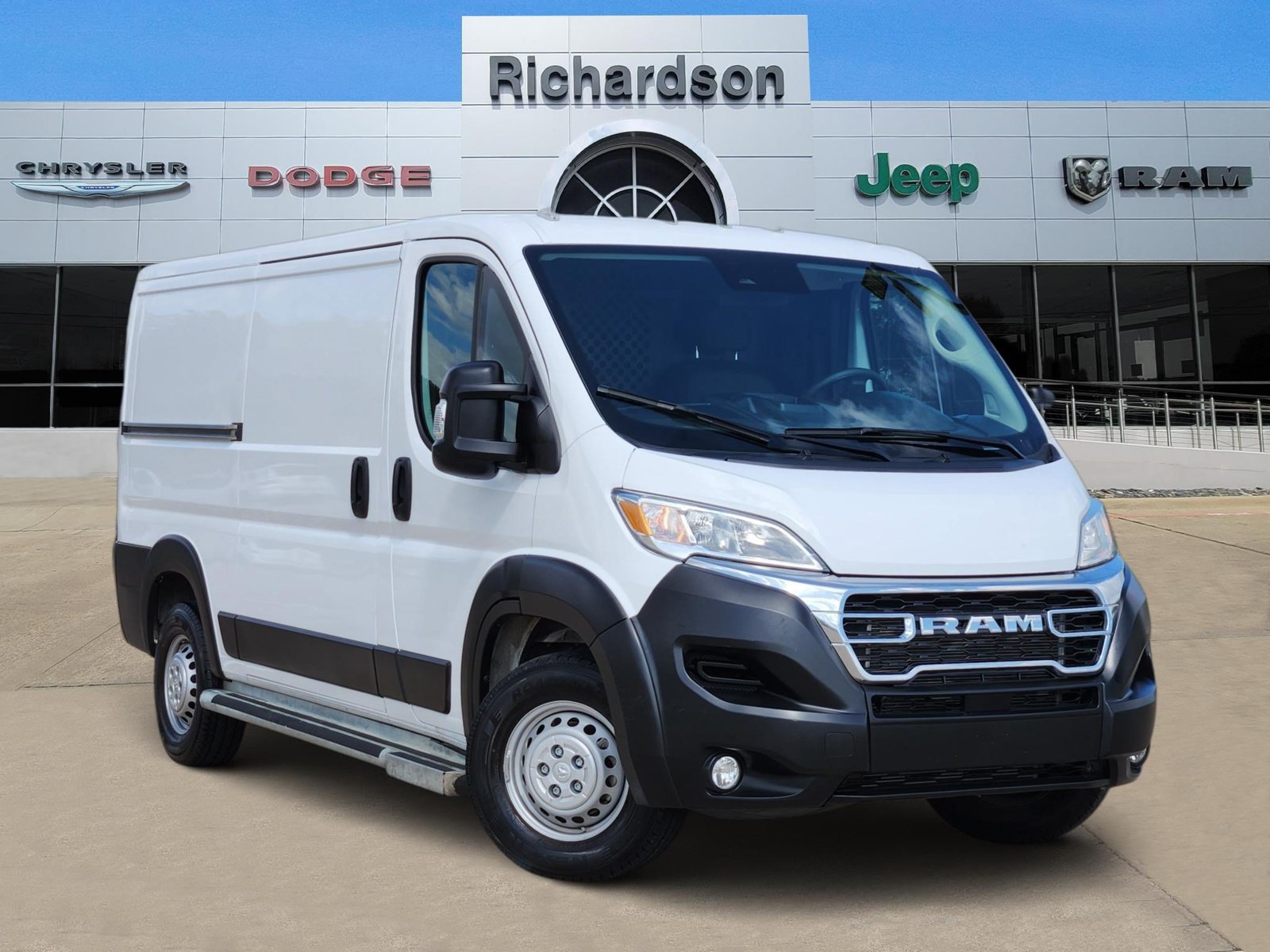 Used 2025 RAM ProMaster 2500 w/ U-Haul Equipment Group FWD image 1