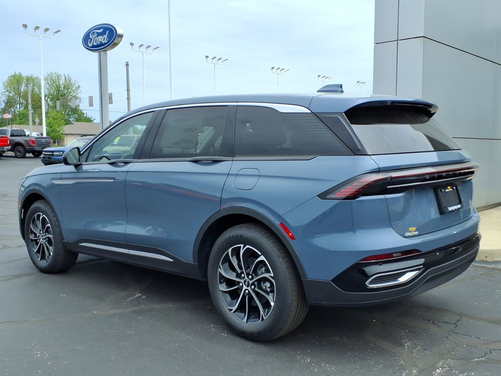 New 2026 Lincoln Nautilus Premier AWD/4WD image 7