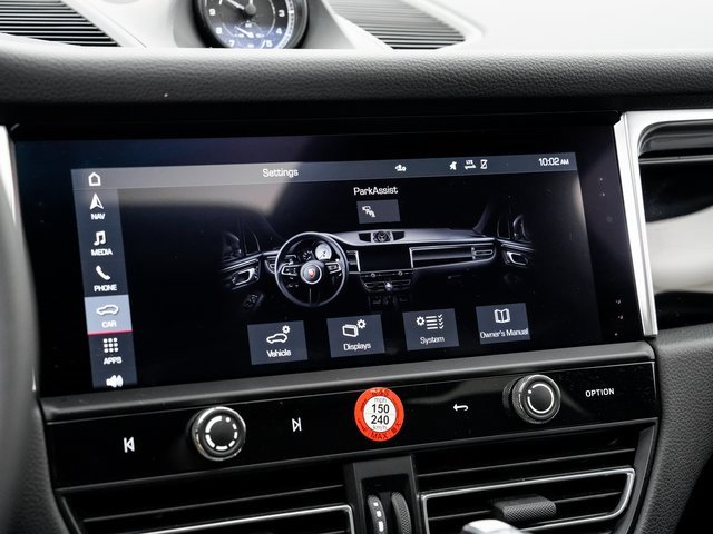 Used 2025 Porsche Macan image 19