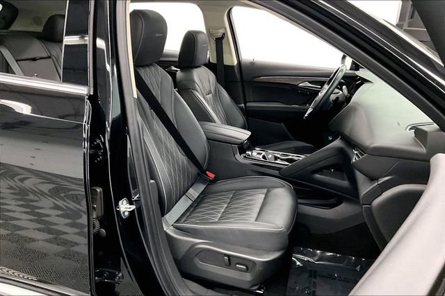 Used 2023 Buick Envision Avenir AWD/4WD image 8