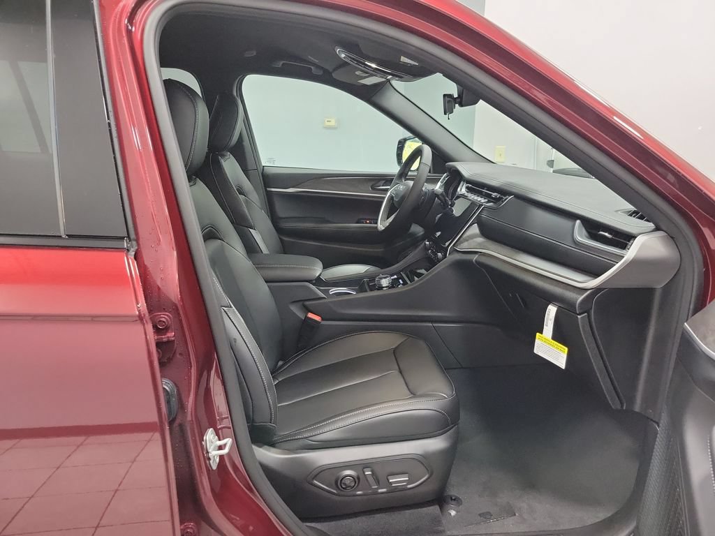 New 2025 Jeep Grand Cherokee L Limited AWD/4WD image 11