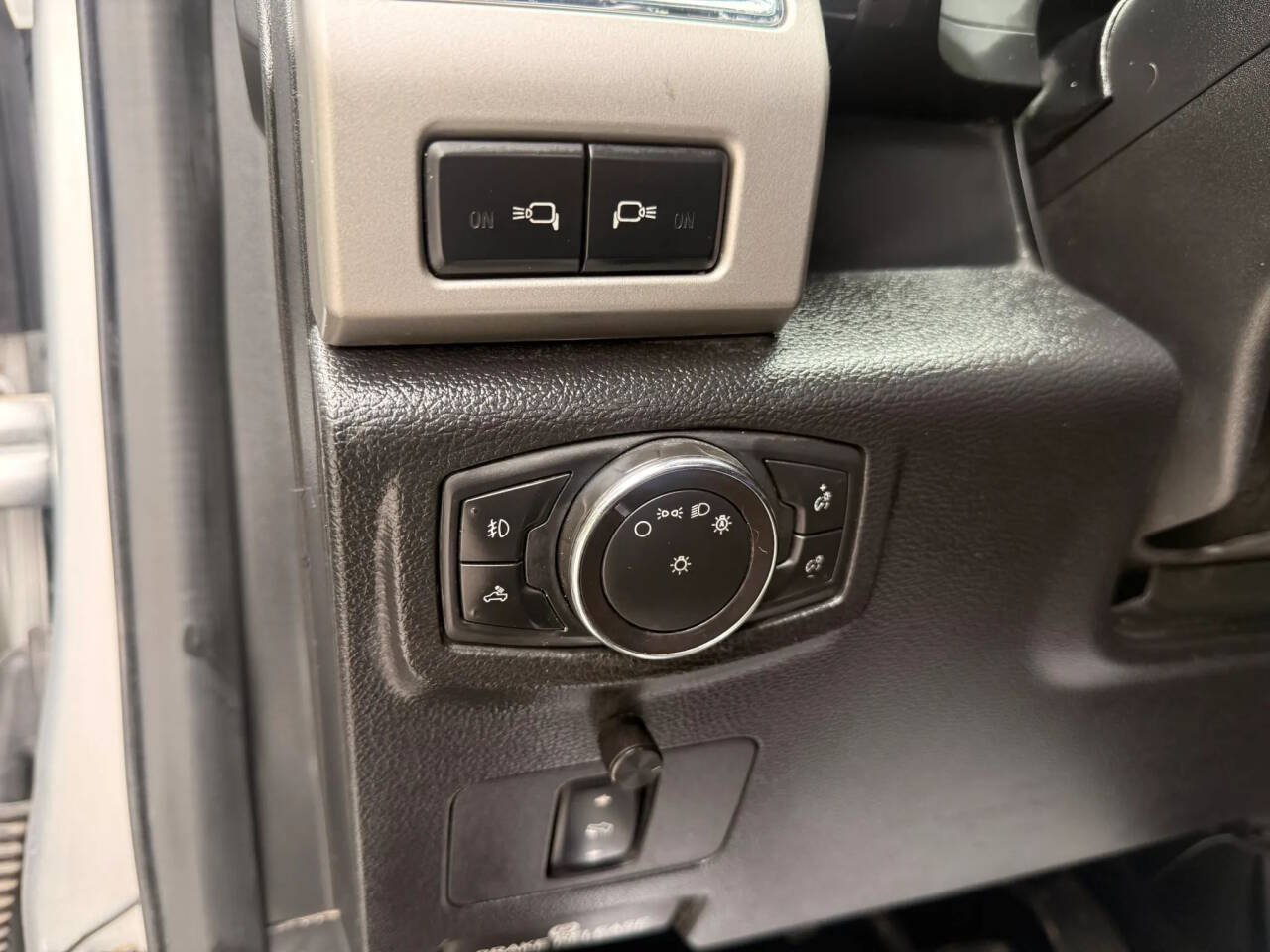 Used 2018 Ford F350 Lariat w/ Lariat Value Package AWD/4WD image 18