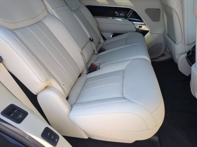 New 2026 Land Rover Range Rover Long Wheelbase SE AWD/4WD image 17