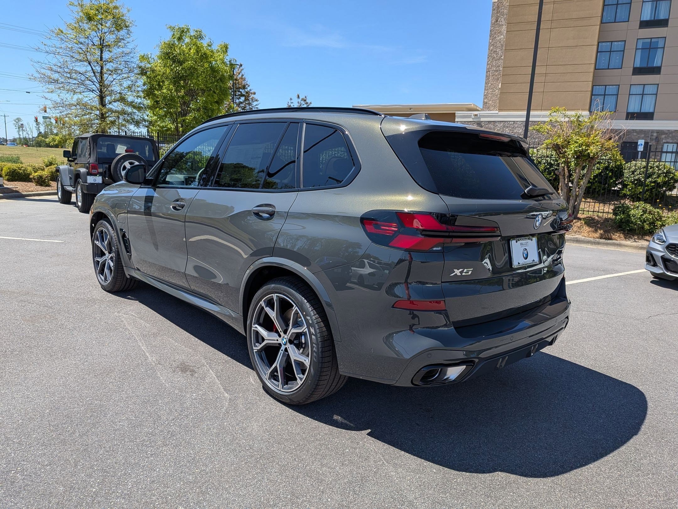 New 2026 BMW X5 xDrive50e w/ M Sport Package AWD/4WD image 5