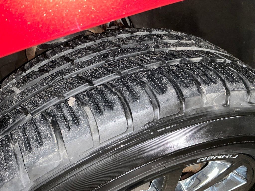 Used 2017 GMC Yukon Denali w/ Enhanced Security Package image 28