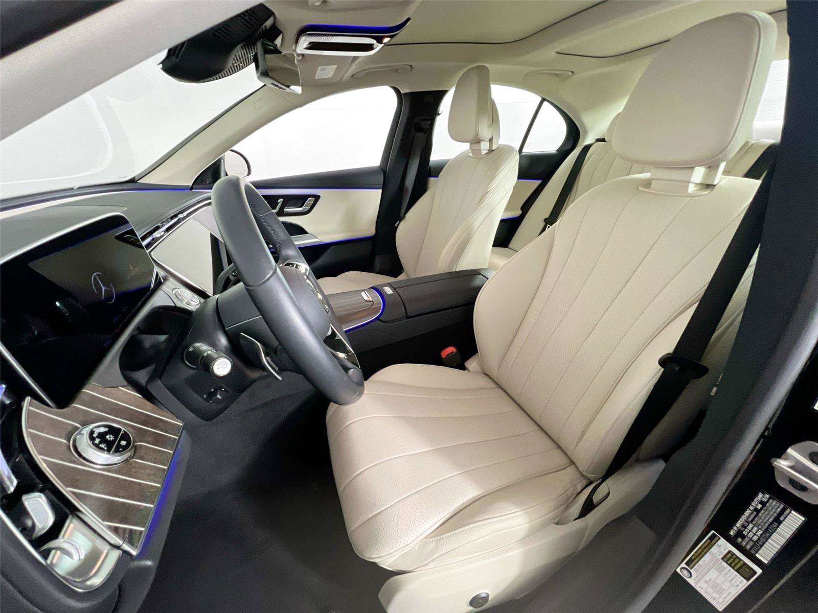 Used 2025 Mercedes-Benz E 350 4MATIC Sedan image 21