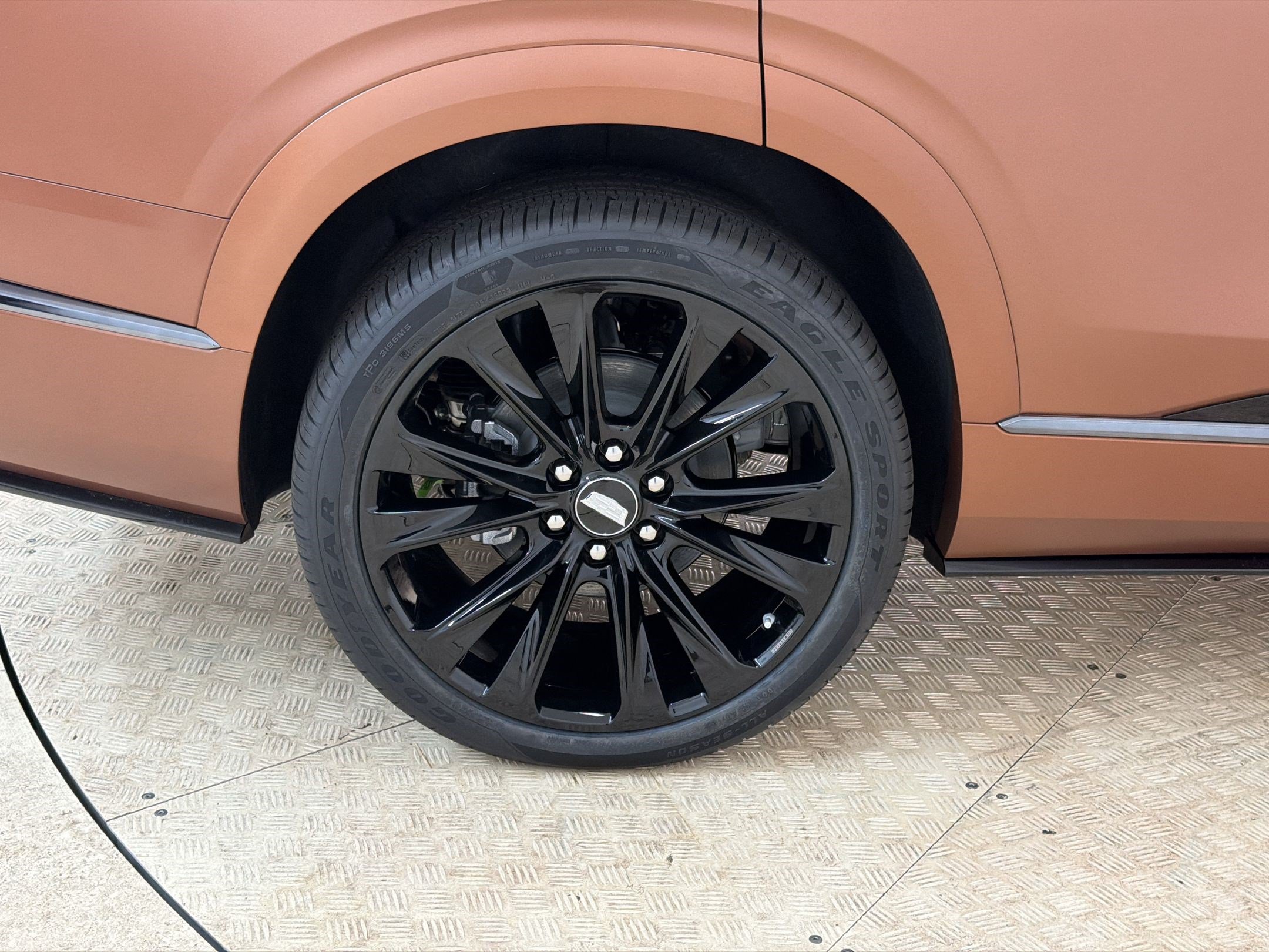 New 2027 Cadillac Vistiq Sport AWD/4WD image 13