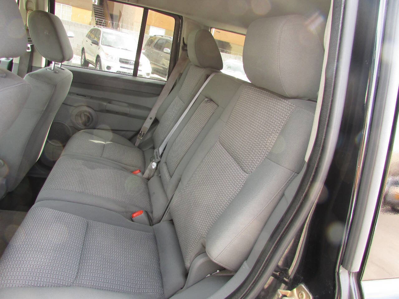 Used 2007 Jeep Commander Sport image 17