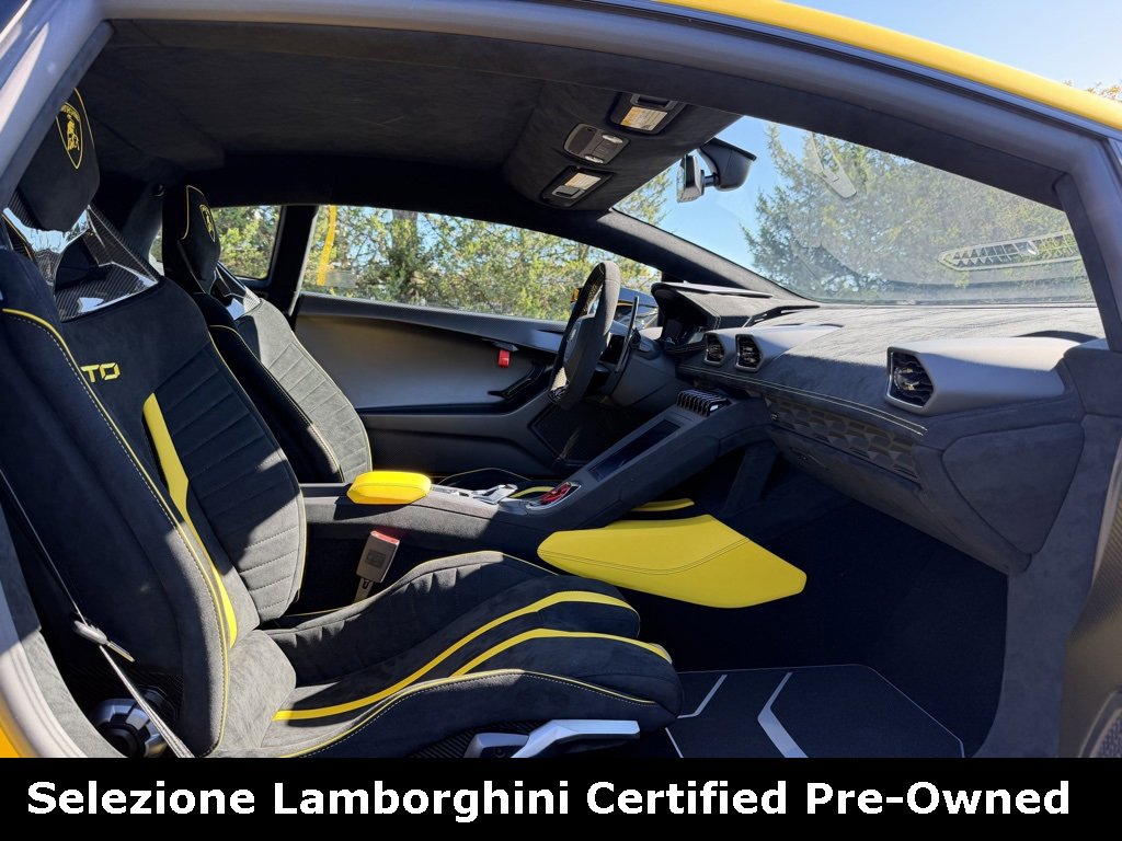 Used 2023 Lamborghini Huracan STO image 39
