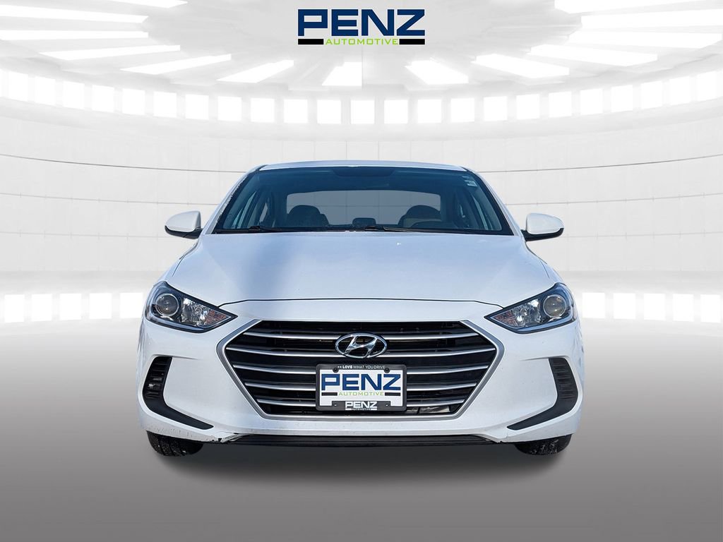 Used 2017 Hyundai Elantra SE image 2