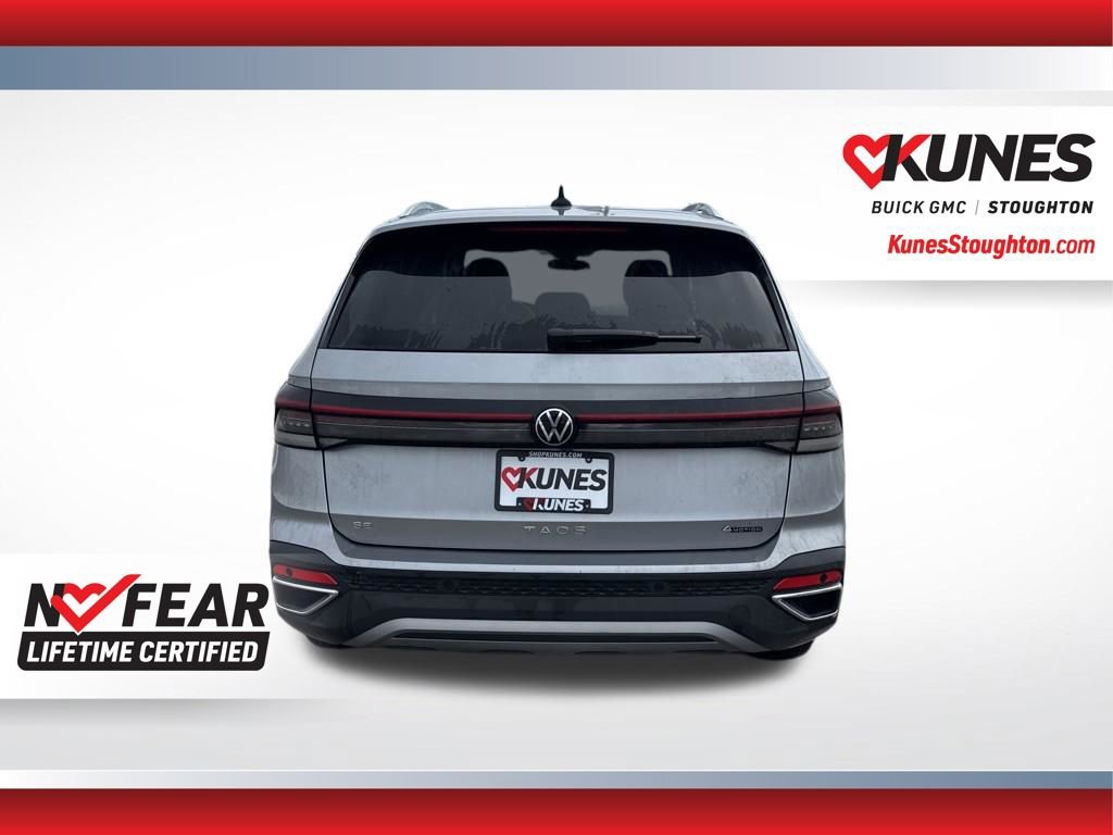 Used 2025 Volkswagen Taos SE AWD/4WD image 9