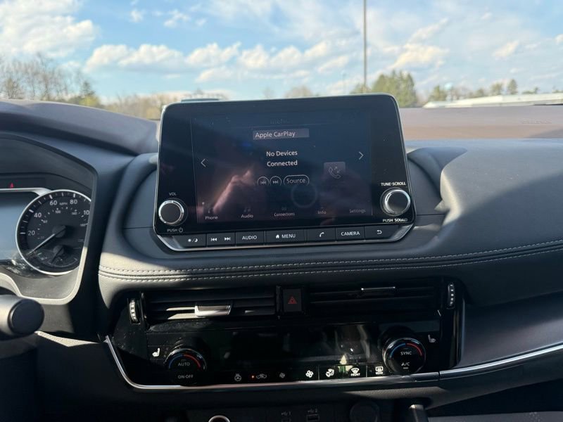 Used 2022 Nissan Rogue SV w/ SV Premium Package image 25