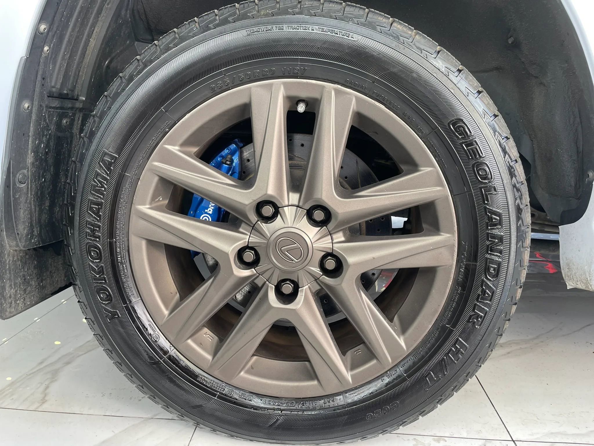 Used 2013 Lexus LX 570 4WD w/ Luxury Pkg image 31