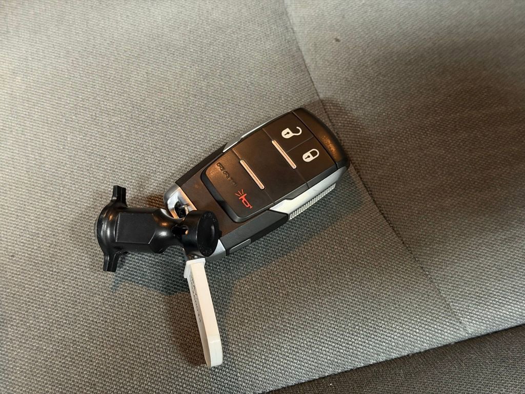 Used 2022 RAM 3500 Big Horn image 43