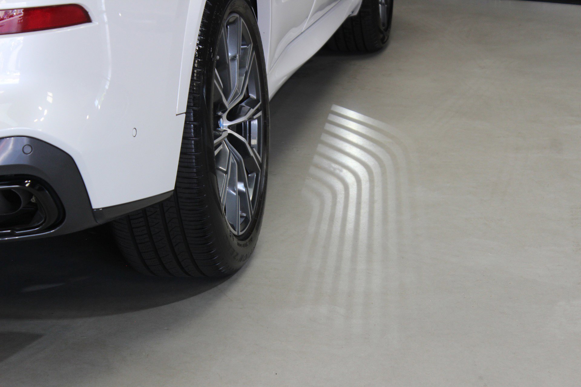 Used 2021 BMW X5 sDrive40i w/ M Sport Package image 14