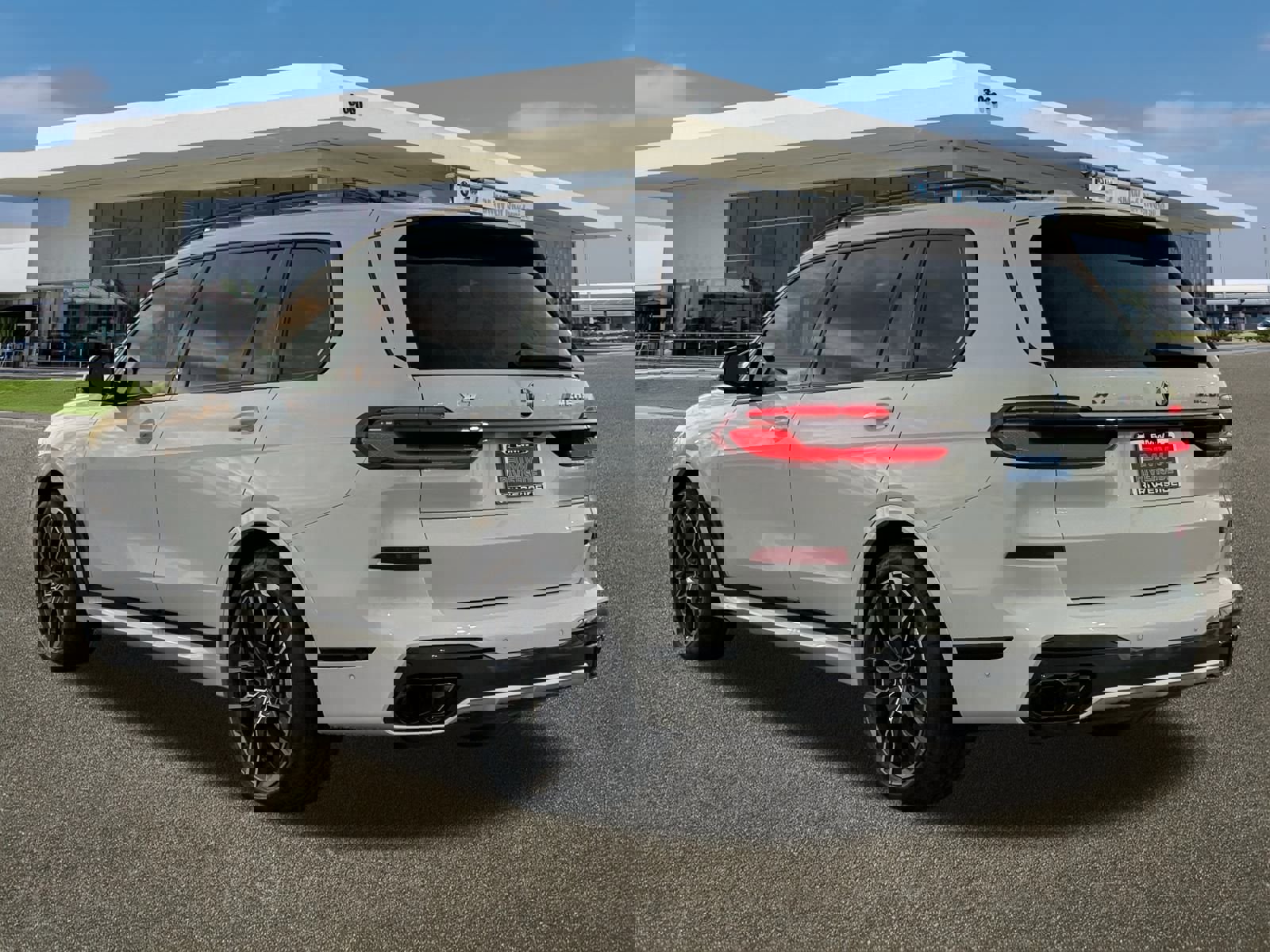 New 2026 BMW X7 M60i w/ Executive Package image 8