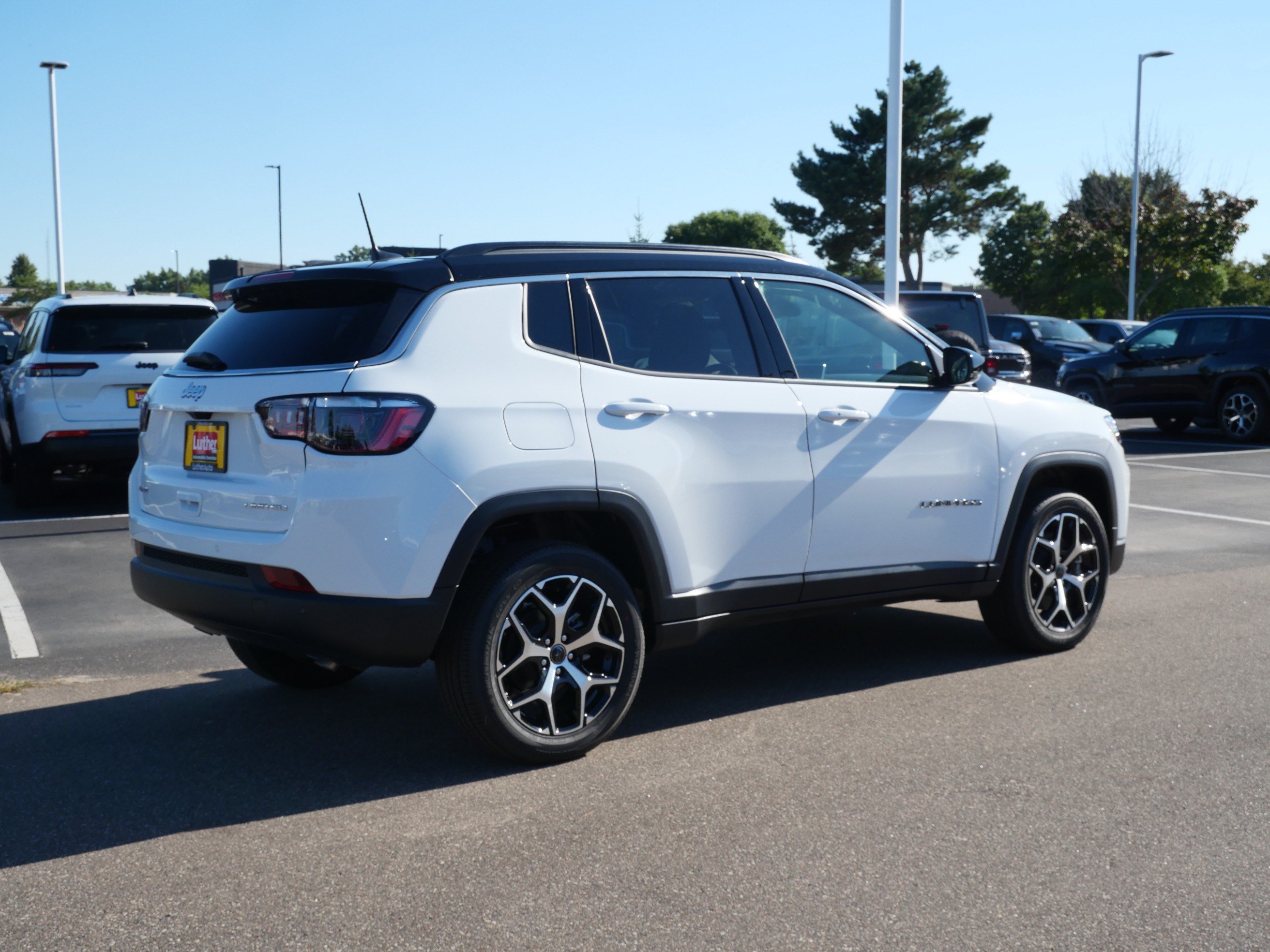 New 2026 Jeep Compass Limited w/ Sun, Sound & Navigation Group AWD/4WD image 28