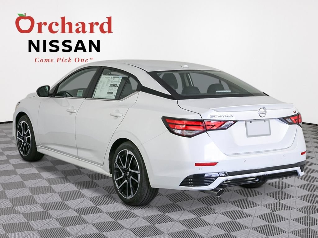 New 2025 Nissan Sentra SR w/ SR Premium Package FWD image 2