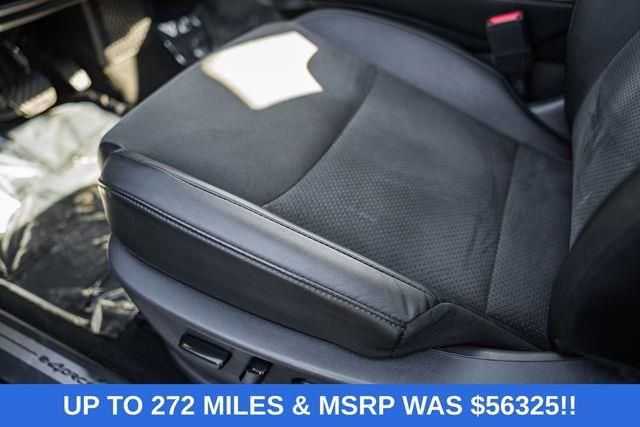 Used 2023 Nissan Ariya AWD image 33