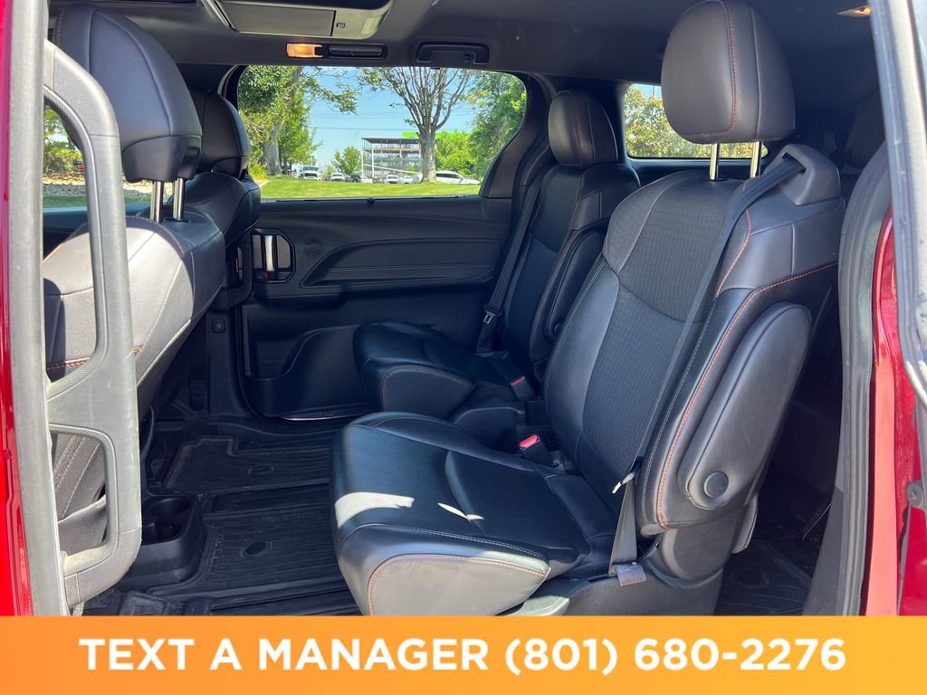 Used 2021 Toyota Sienna XSE w/ XSE Plus Package FWD image 12