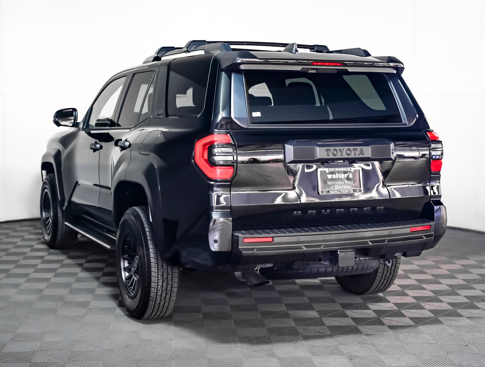 Used 2025 Toyota 4Runner TRD Off-Road Premium w/ Tow Technology Package image 2