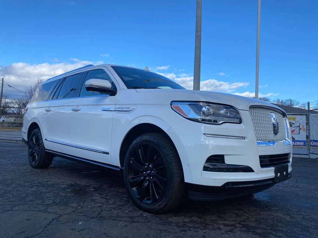 Used 2024 Lincoln Navigator L Reserve w/ Monochromatic Package image 38