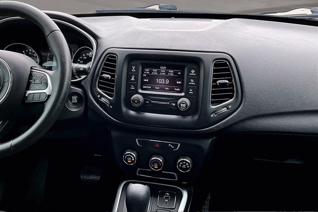 Used 2017 Jeep Compass Sport w/ Tech Group AWD/4WD image 8