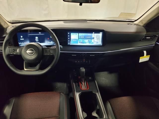 Used 2025 Nissan Kicks SR AWD/4WD image 9