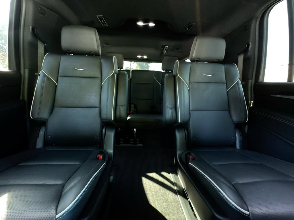 Used 2026 Cadillac Escalade ESV Luxury w/ LPO, Floor Liner Package RWD image 35