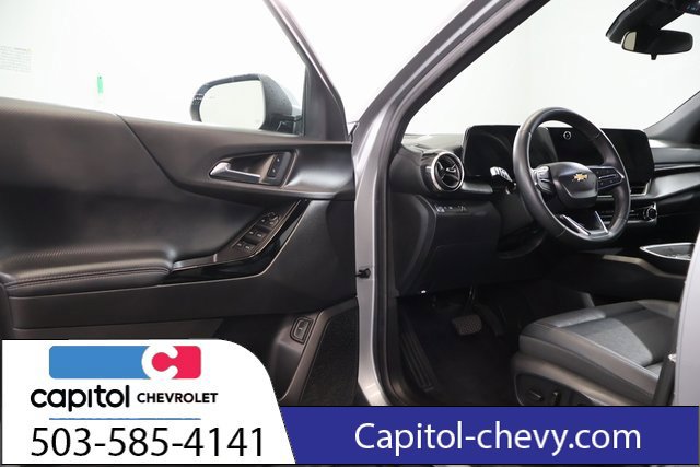 Used 2026 Chevrolet Equinox LT w/ Convenience Package II FWD image 9