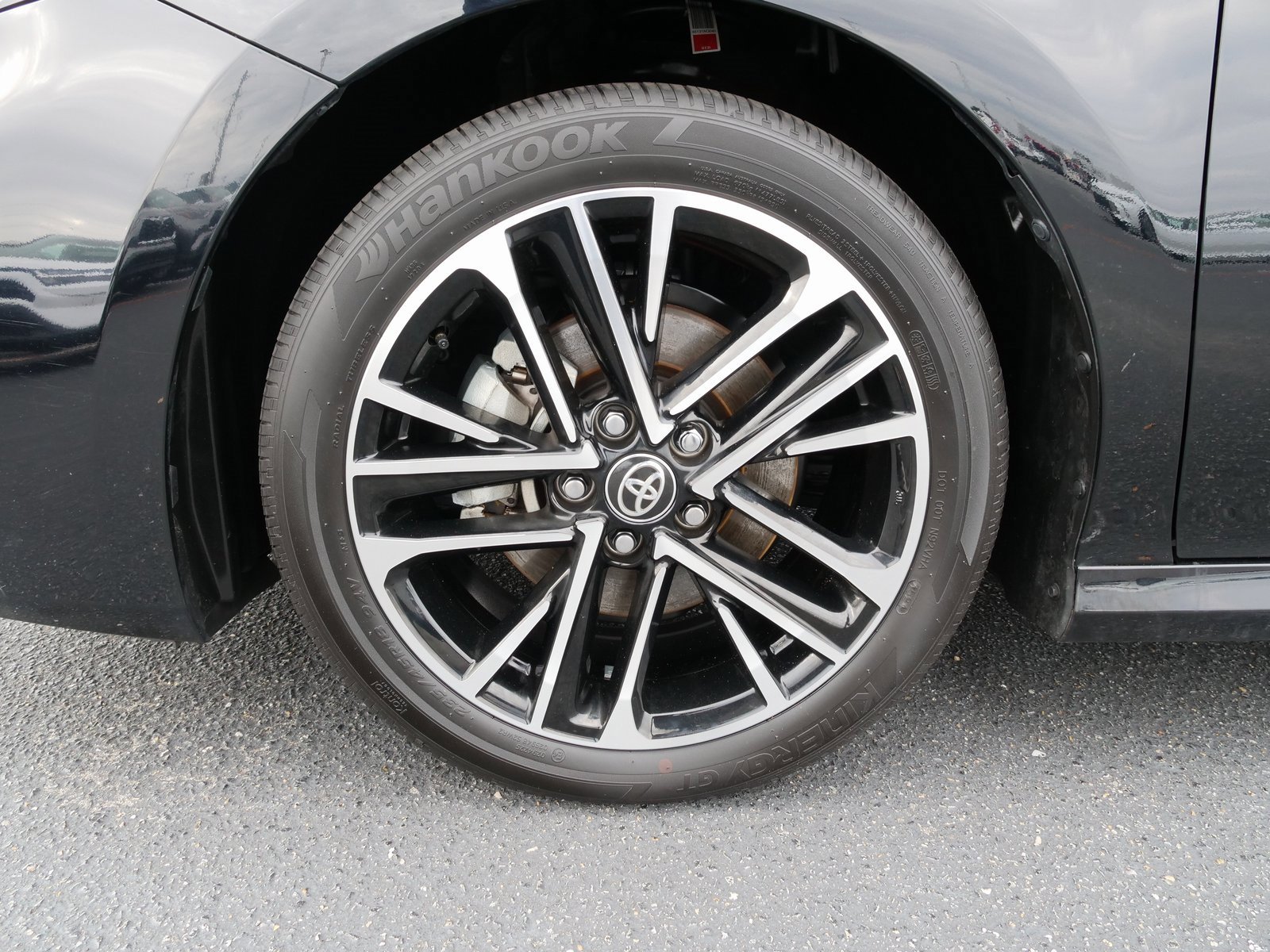 Used 2025 Toyota Camry XLE image 14