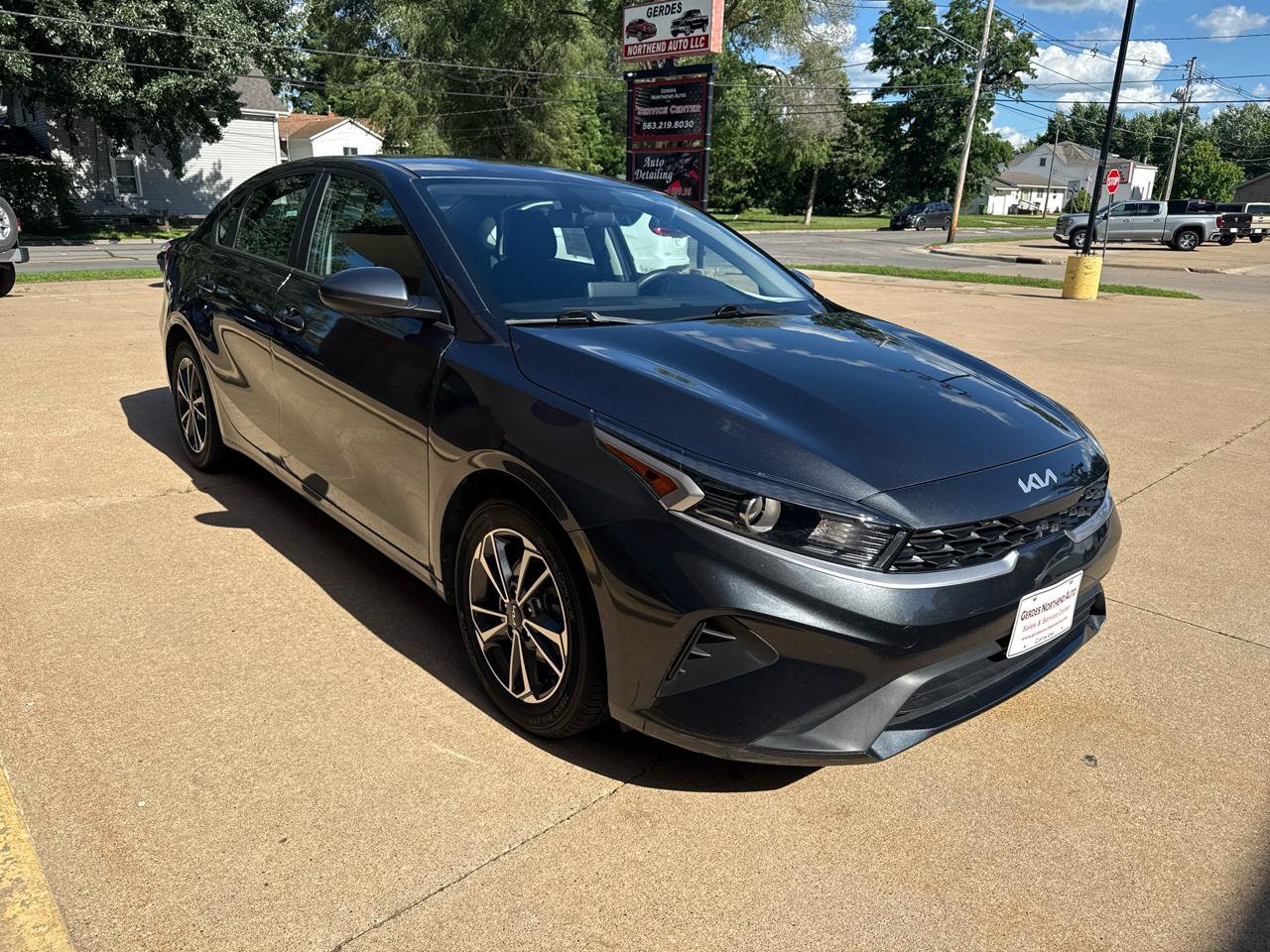 Used 2024 Kia Forte LXS FWD image 3