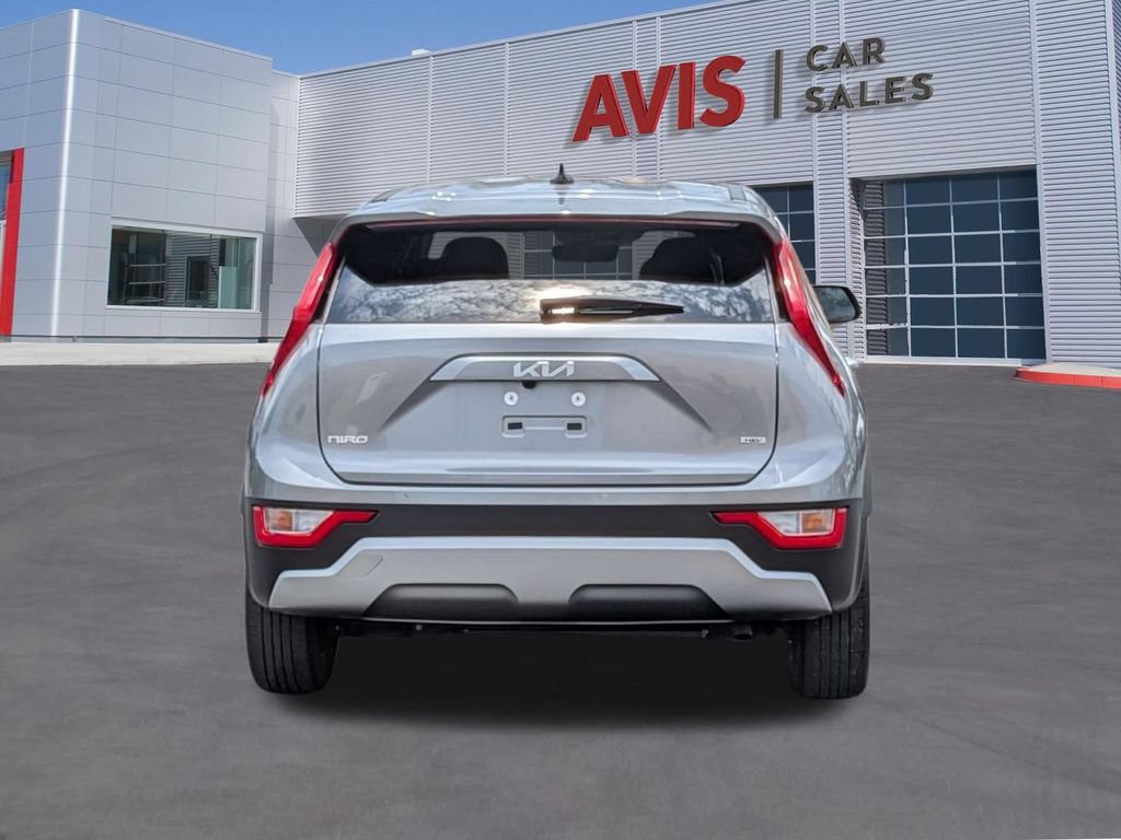 Used 2025 Kia Niro LX FWD image 7