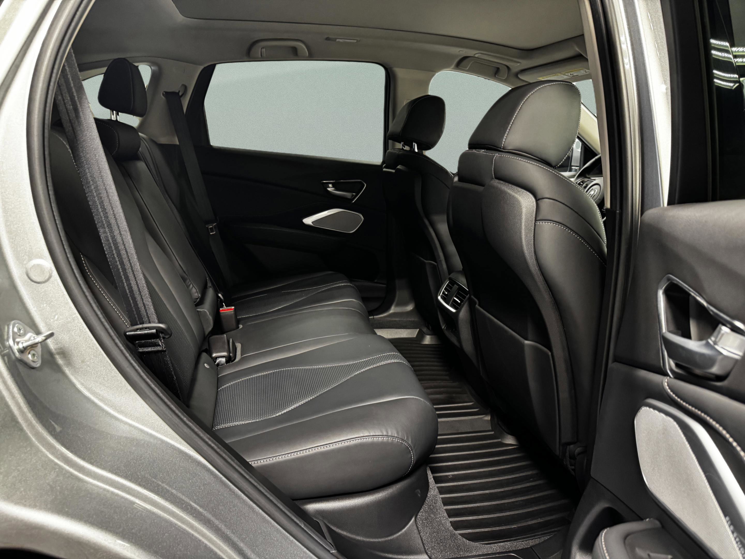 Certified 2025 Acura RDX SH-AWD w/ Technology Package image 13
