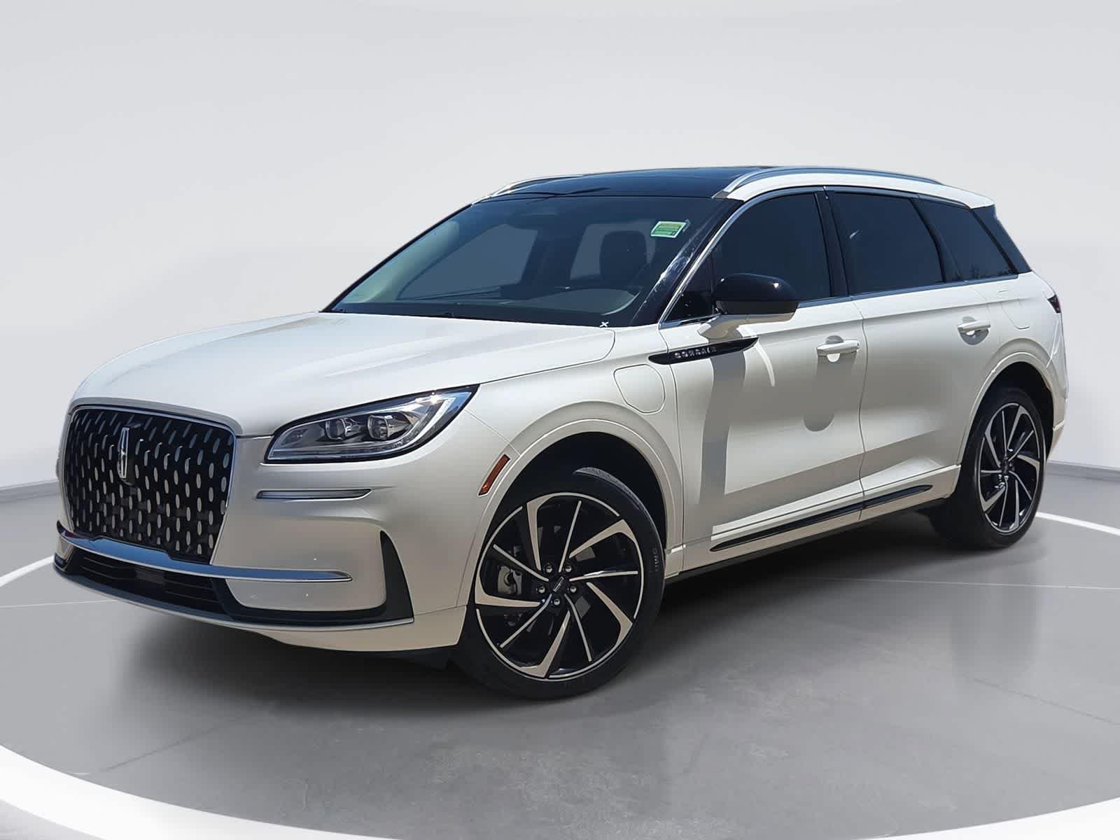 Used 2023 Lincoln Corsair Grand Touring AWD/4WD image 1
