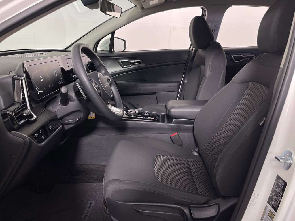 Used 2023 Kia Sportage LX image 12