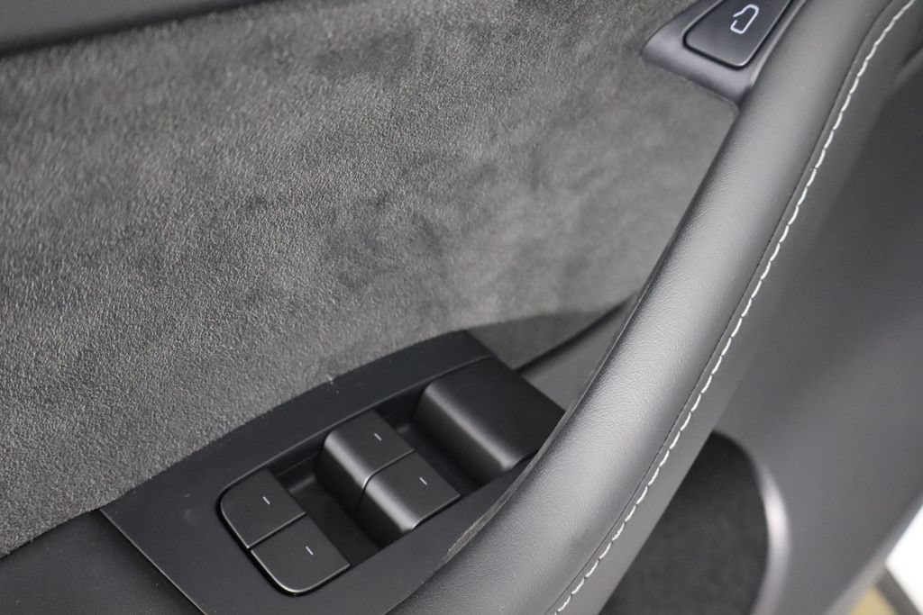 Used 2023 Tesla Model Y Long Range AWD/4WD image 18