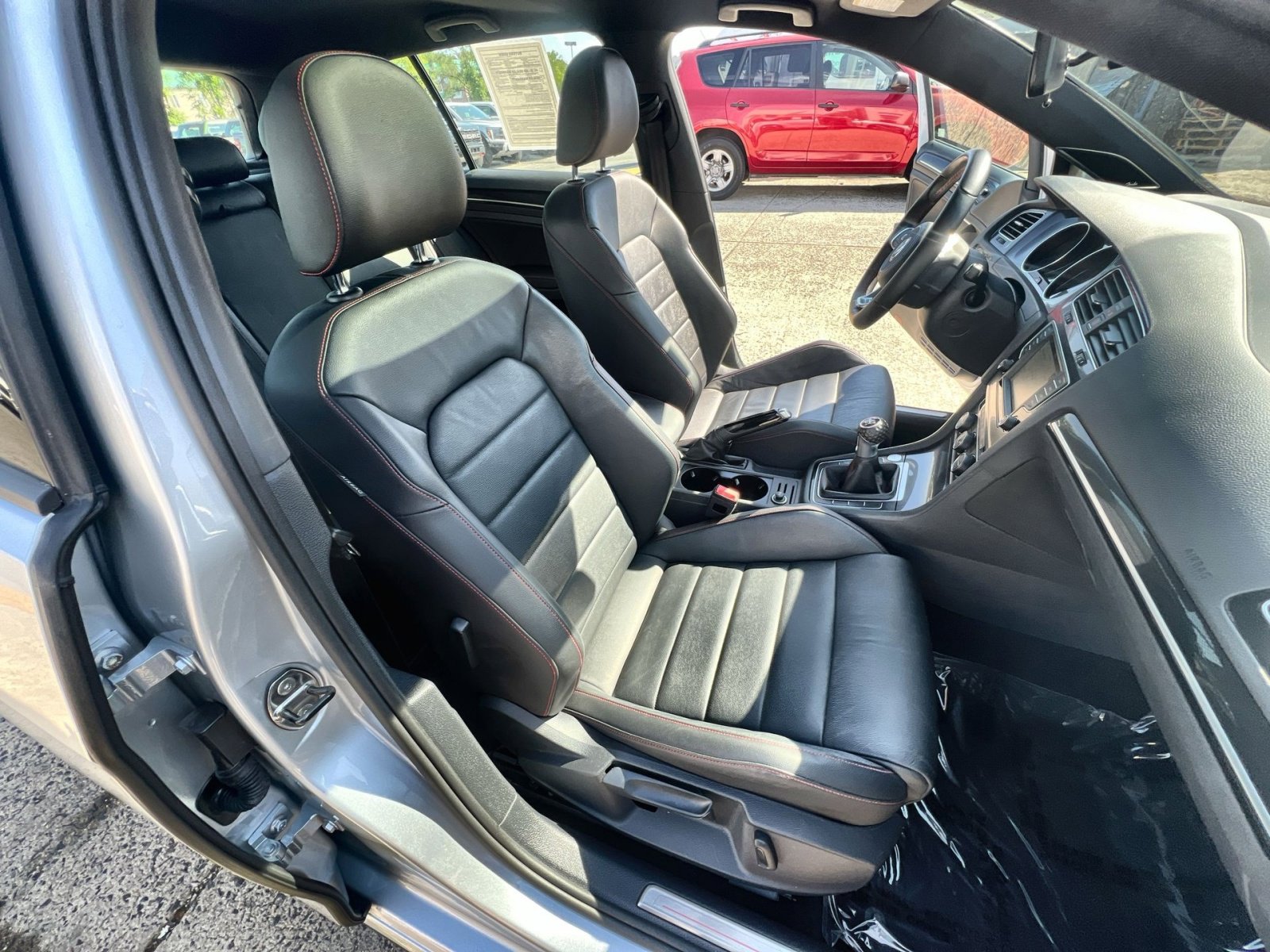 Used 2017 Volkswagen GTI Autobahn FWD image 34