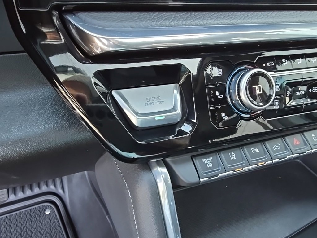 Used 2025 GMC Sierra 3500 Denali image 19