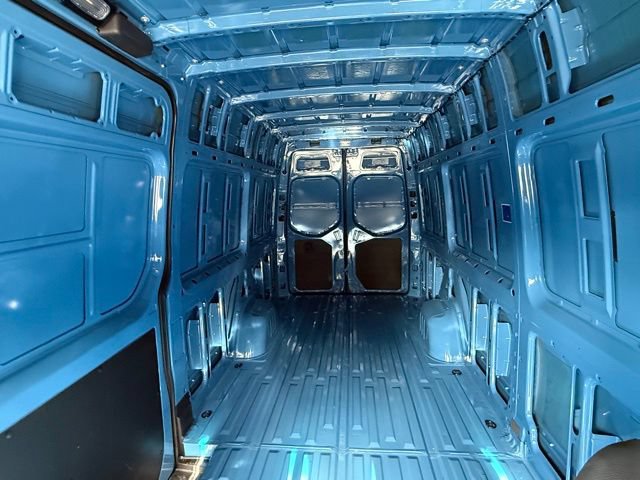 Used 2025 Mercedes-Benz Sprinter 2500 image 24