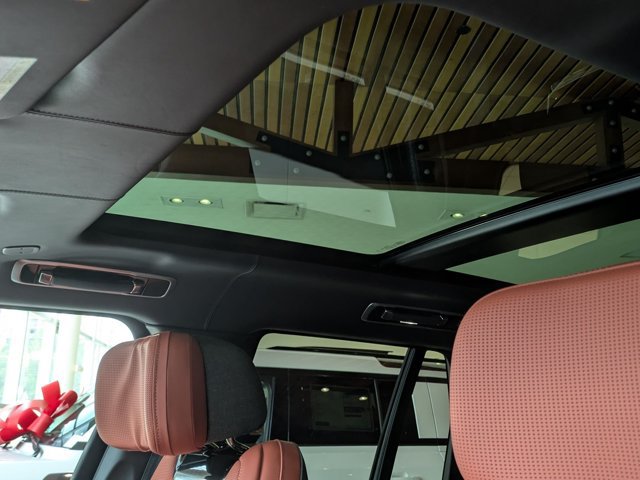 New 2026 Land Rover Range Rover SV AWD/4WD image 15