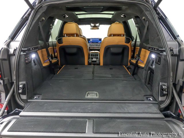 Used 2024 BMW X7 xDrive40i w/ M Sport Package image 29