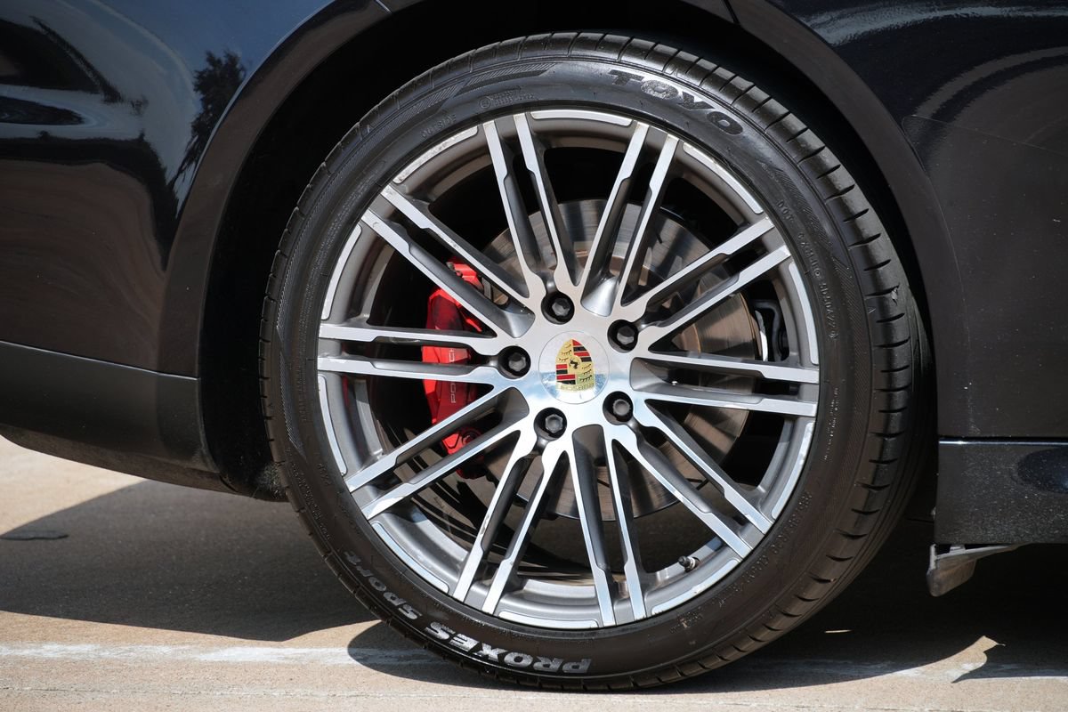 Used 2015 Porsche Panamera GTS w/ Premium Package Plus AWD/4WD image 38