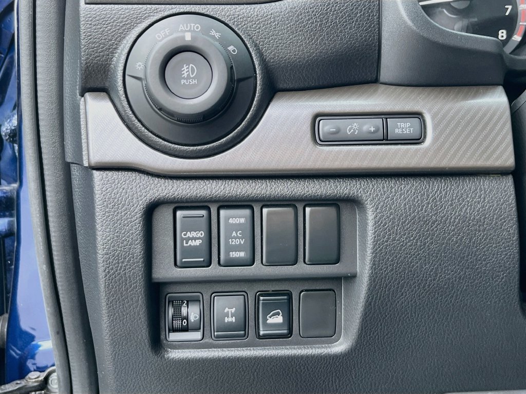 Used 2024 Nissan Titan PRO-4X w/ Pro-4x Convenience Package AWD/4WD image 21